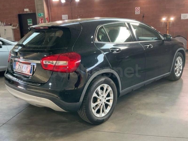 Usado Mercedes GLA200 Urban 136 CV (100 kW) 2015 Negro SUV