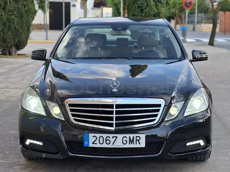 Usado Mercedes E250 Avantgarde 204 CV (150 kW) 2010 Negro Berlina