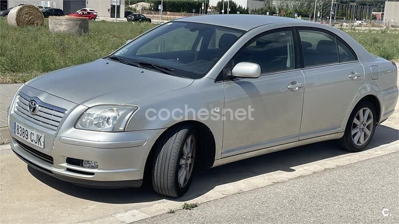 Gris / plata Usado 2003 Toyota Avensis Sol Berlina | 4300 € (Precio justo) - Imagen 1/2