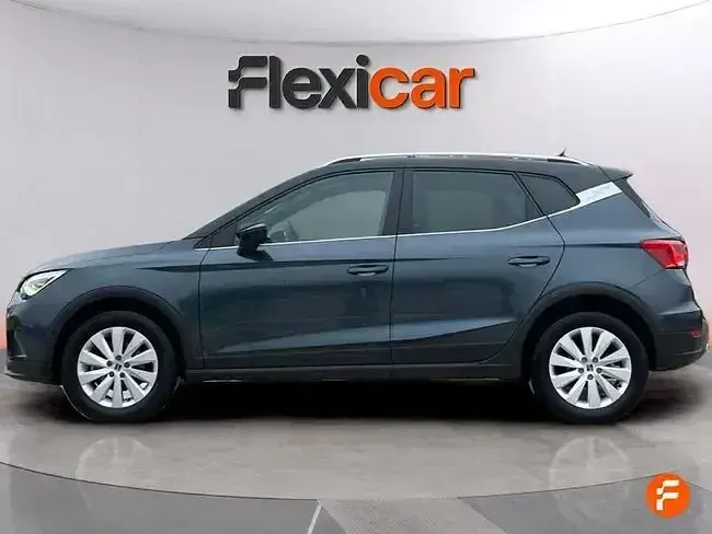 Usado Seat Arona FR 110 CV (80 kW) 2022 Gris SUV