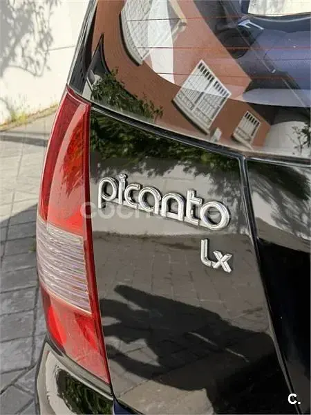 Usado Kia Picanto LX 61 CV (44 kW) 2006 Negro Utilitario