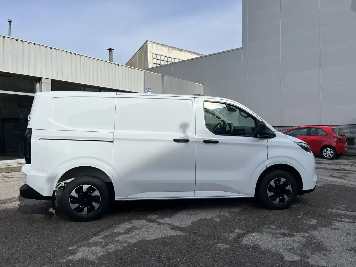 Nuevo Ford Transit Custom Trend 136 CV (100 kW) 2025 Blanco Van