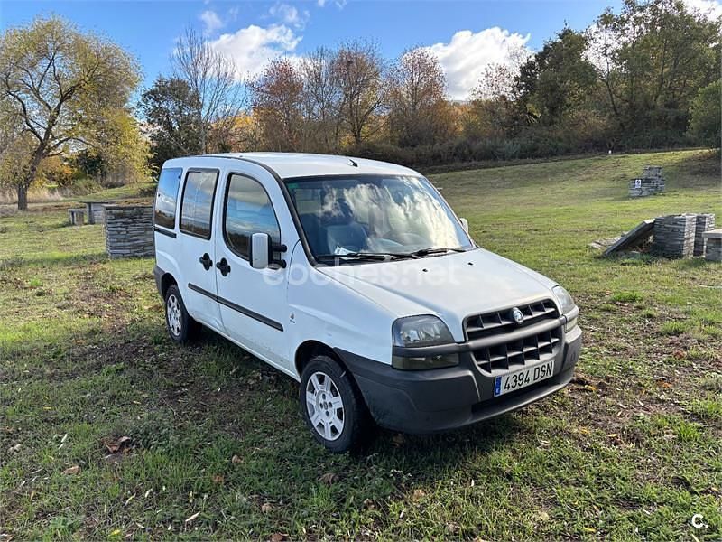 Usado Fiat Doblò Active 75 CV (55 kW) 2009 Blanco Monovolumen