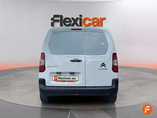 Usado Citroën Berlingo Feel 102 HP (75 kW) 2023 Branco Monovolume