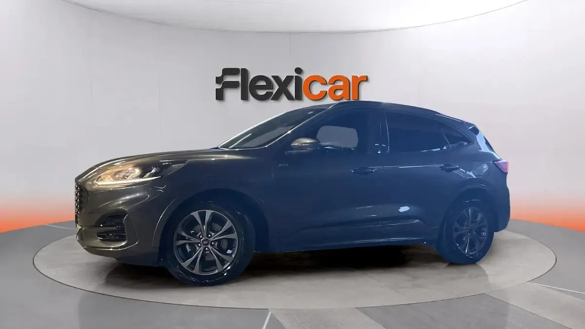 Usado Ford Kuga ST-Line 120 CV (88 kW) 2024 Gris SUV