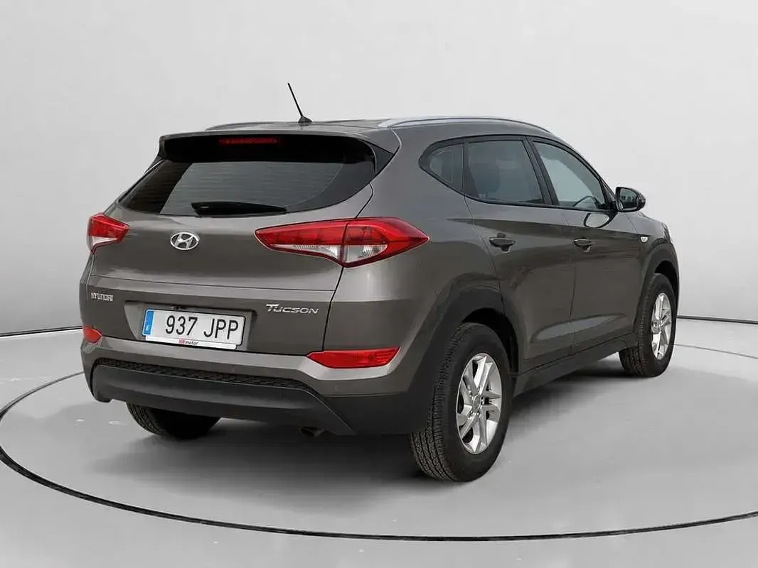 Usado Hyundai Tucson 131 CV (96 kW) 2016 Marrón SUV