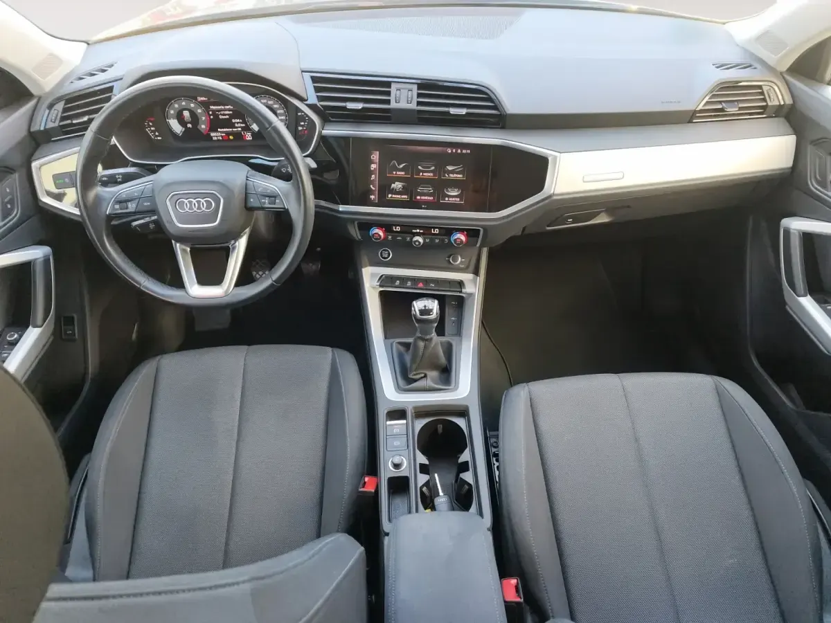Usado Audi Q3 150 CV (110 kW) 2022 Gris/plata SUV