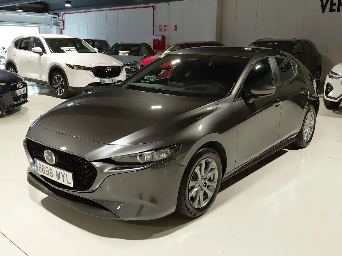 Usado Mazda 3 Prime-Line 140 CV (102 kW) 2025 Gris / plata Berlina