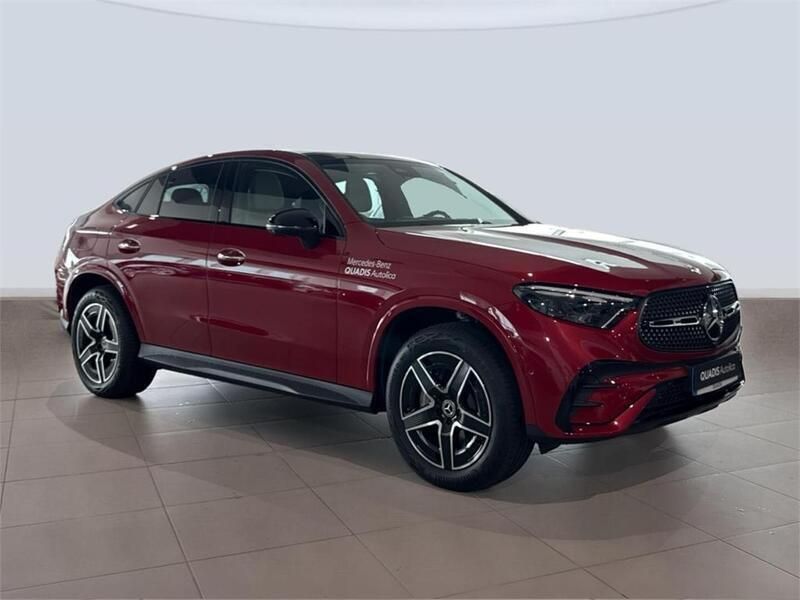 Usado Mercedes GLC300e 333 CV (244 kW) 2025 Rojo patagonia Coupe