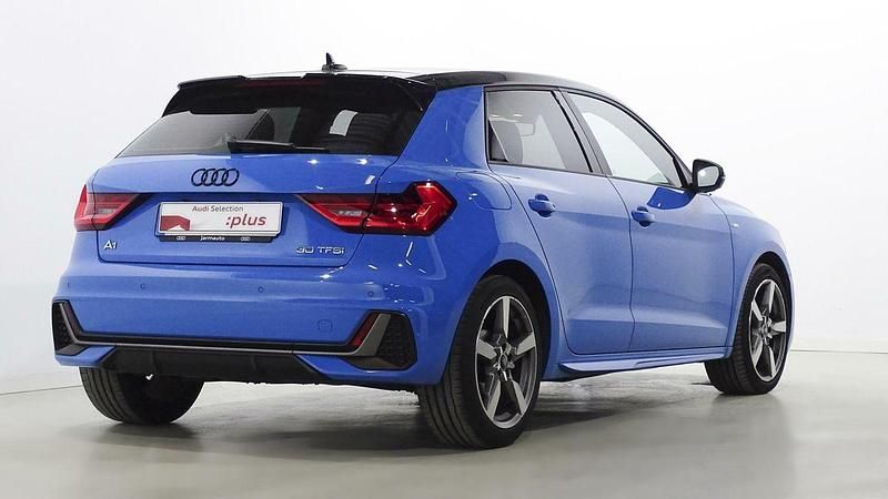 Käytetty Audi A1 Sportback S-Line 110 HP (80 kW) 2021 Sininen Viistoperä