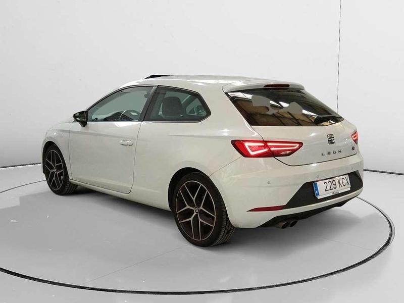 Usado Seat Leon FR 126 CV (92 kW) 2017 Blanco Berlina