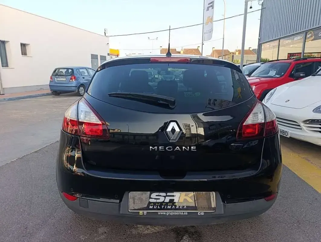Usado Renault Mégane LIMITED 116 CV (85 kW) 2015 Negro Utilitario