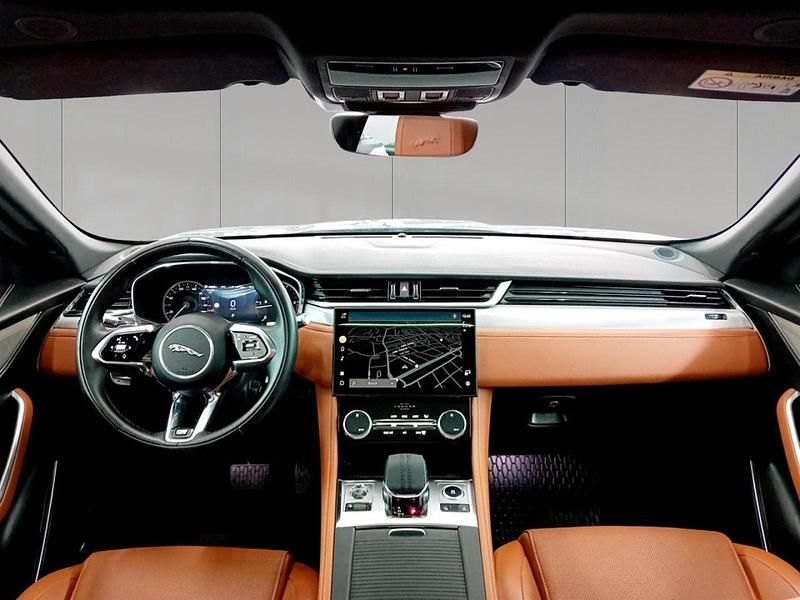 Usado Jaguar F-Pace R-Dynamic 204 CV (150 kW) 2022 Santorini black SUV