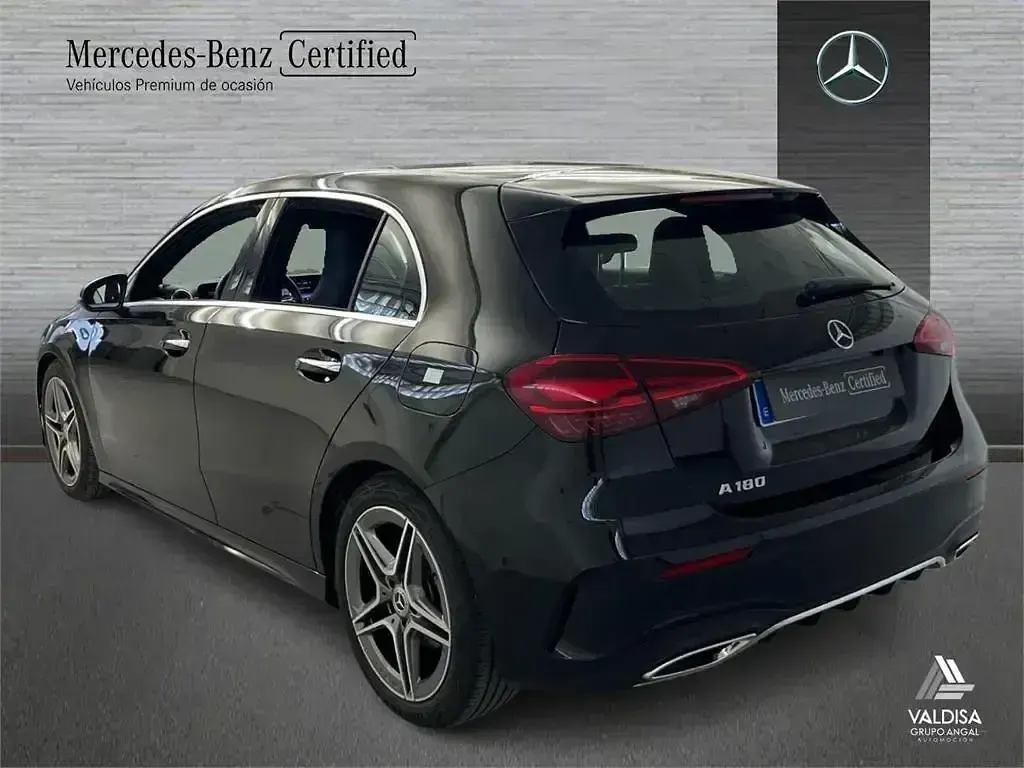 Usado Mercedes A180 136 CV (100 kW) 2025 Negro Berlina