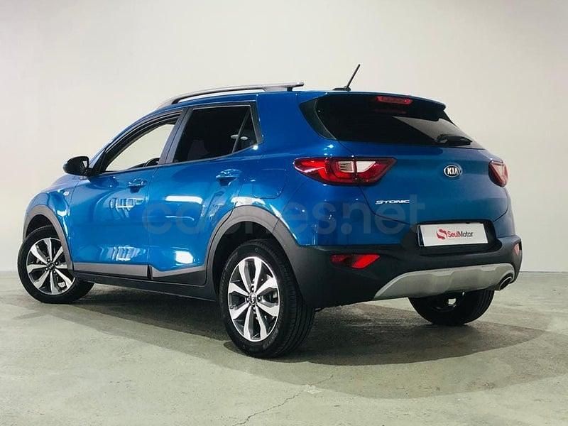 Usado Kia Stonic 100 CV (73 kW) 2021 Azul SUV