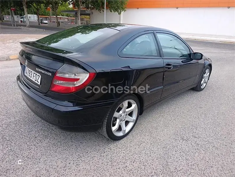 Usado Mercedes C180 Sport Edition 143 CV (105 kW) 2006 Negro Berlina