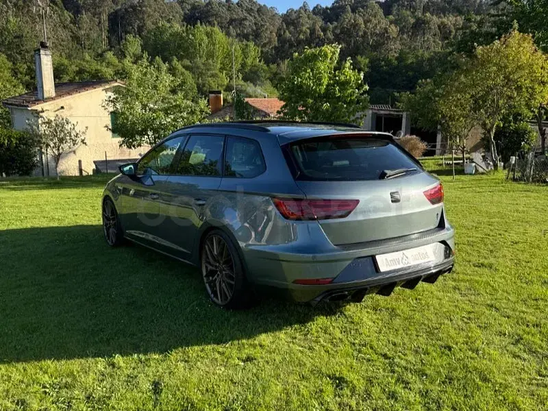 Usado Seat Leon CUPRA 300 CV (220 kW) 2017 Gris / plata Familiar
