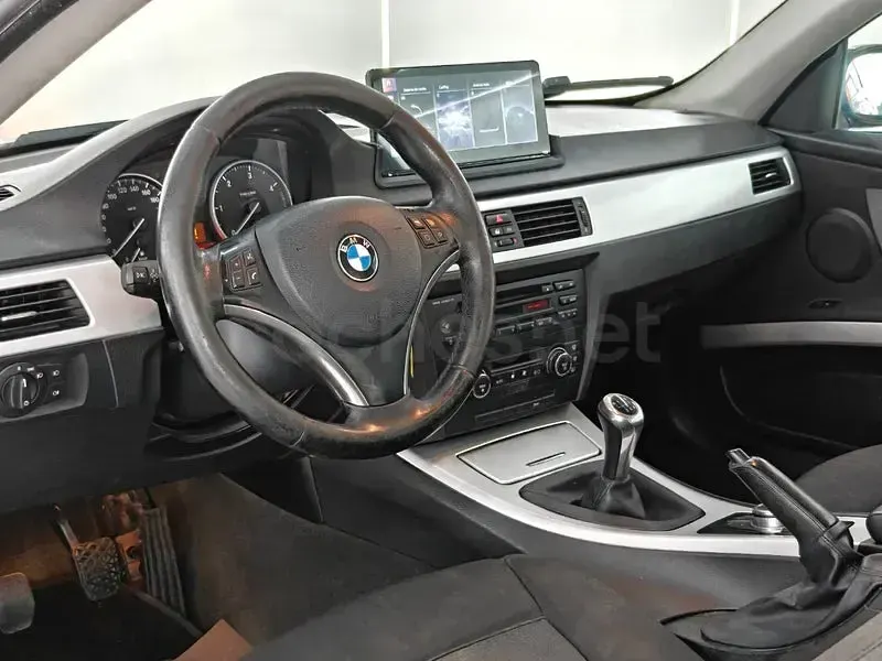 Usado BMW 320 Comfort Edition 177 CV (130 kW) 2007 Gris / plata Coupe