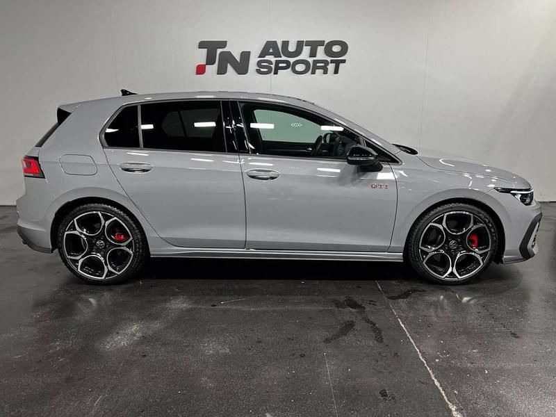 Usado VW Golf VIII GTI 265 CV (194 kW) 2025 Gris Utilitario
