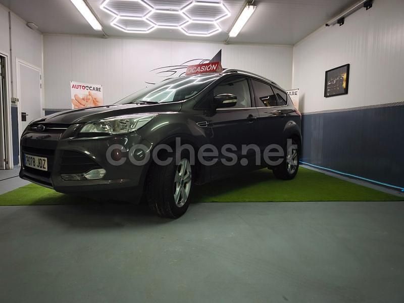 Gris / plata Usado 2015 Ford Kuga Trend SUV | 13.000 € (Precio justo) - Imagen 1/4