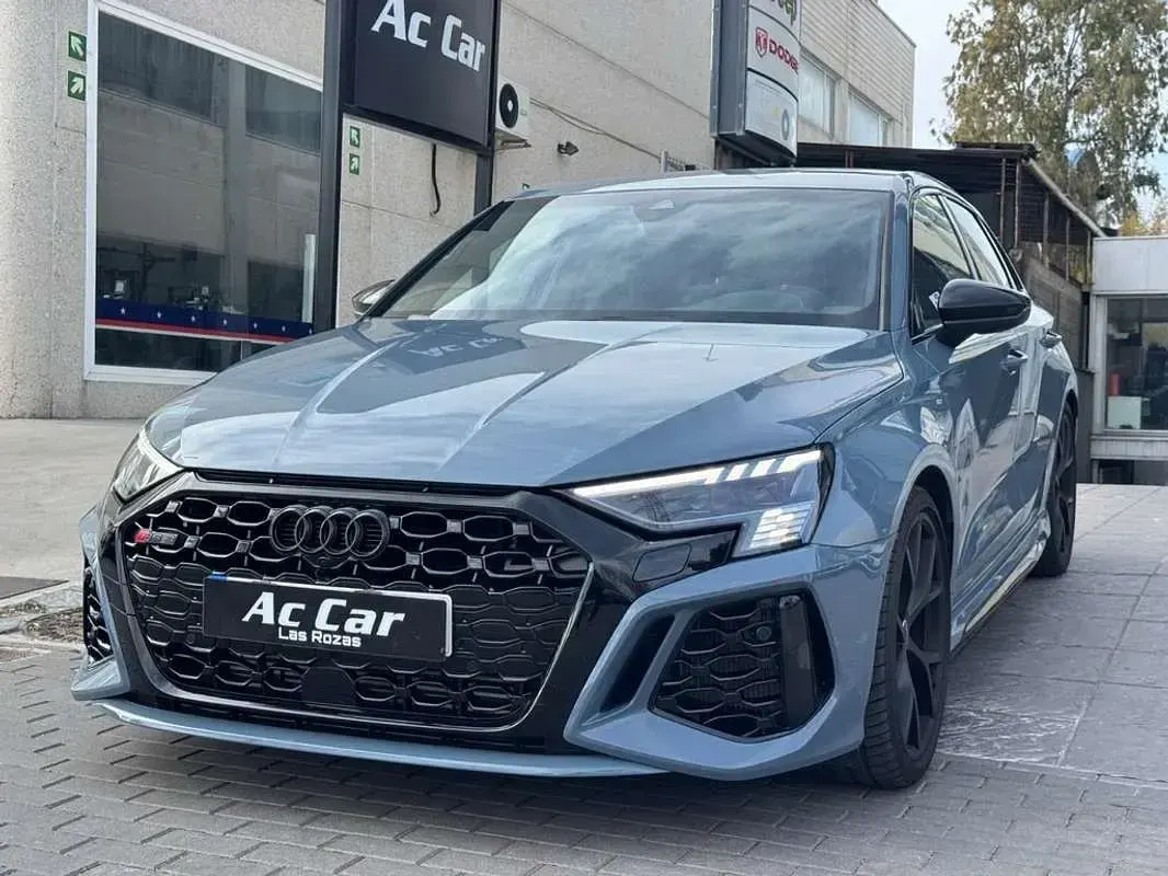 Usado Audi RS3 Sportback 400 CV (294 kW) 2023 Gris Utilitario