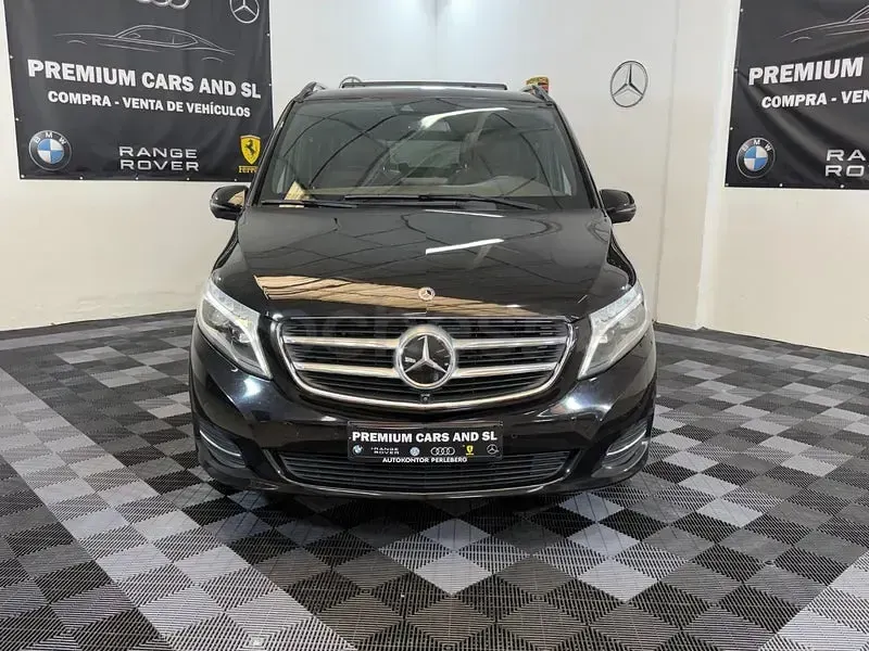 Usado Mercedes V250 Avantgarde 204 CV (150 kW) 2018 Negro Monovolumen