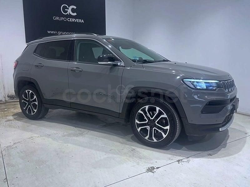 Usado Jeep Compass Limited 130 CV (95 kW) 2021 Gris / plata SUV
