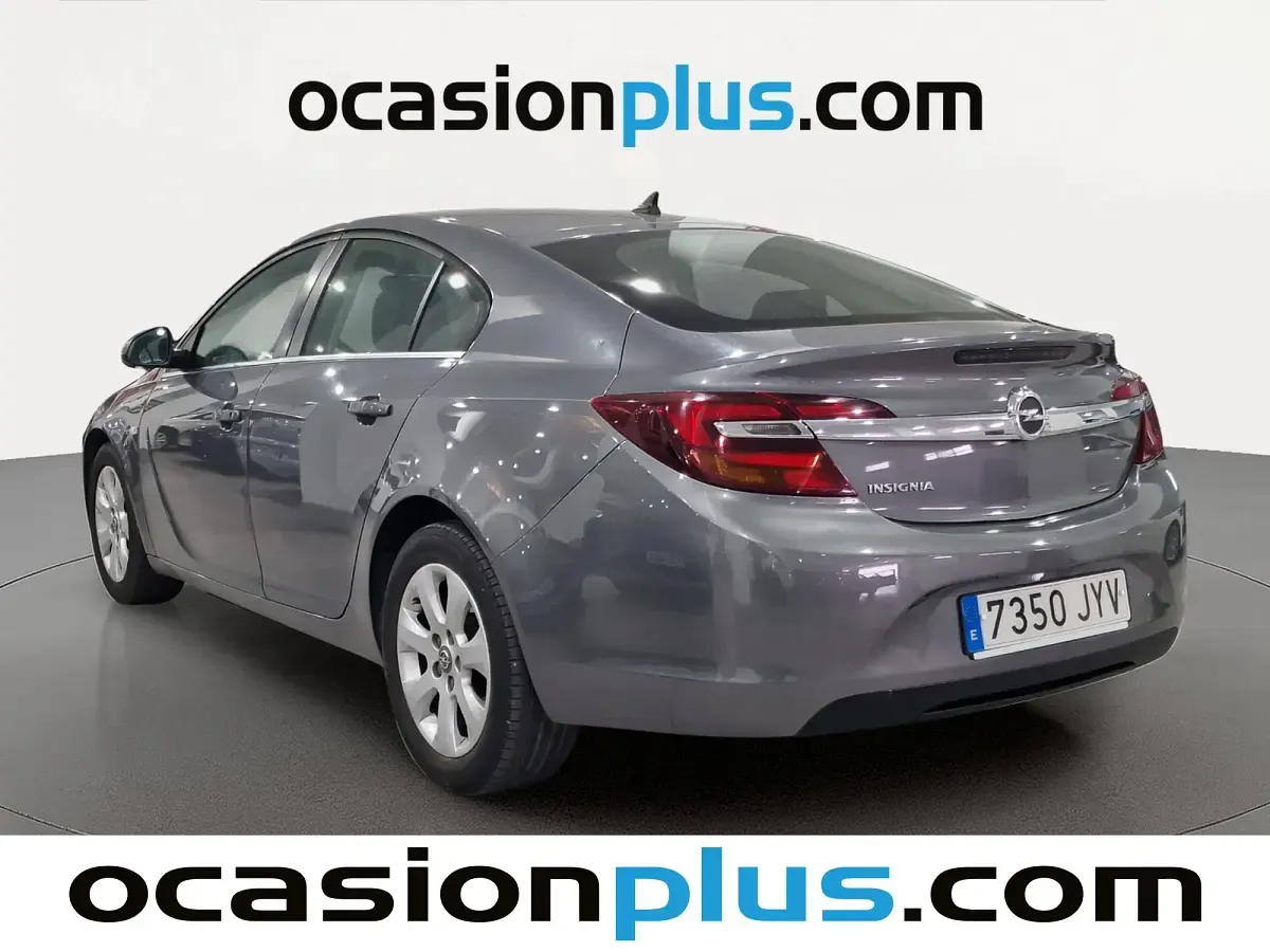 Usado Opel Insignia Selective 140 CV (102 kW) 2017 Gris Berlina