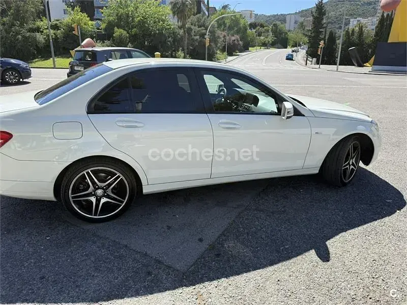 Usado Mercedes C220 170 CV (125 kW) 2010 Blanco Berlina