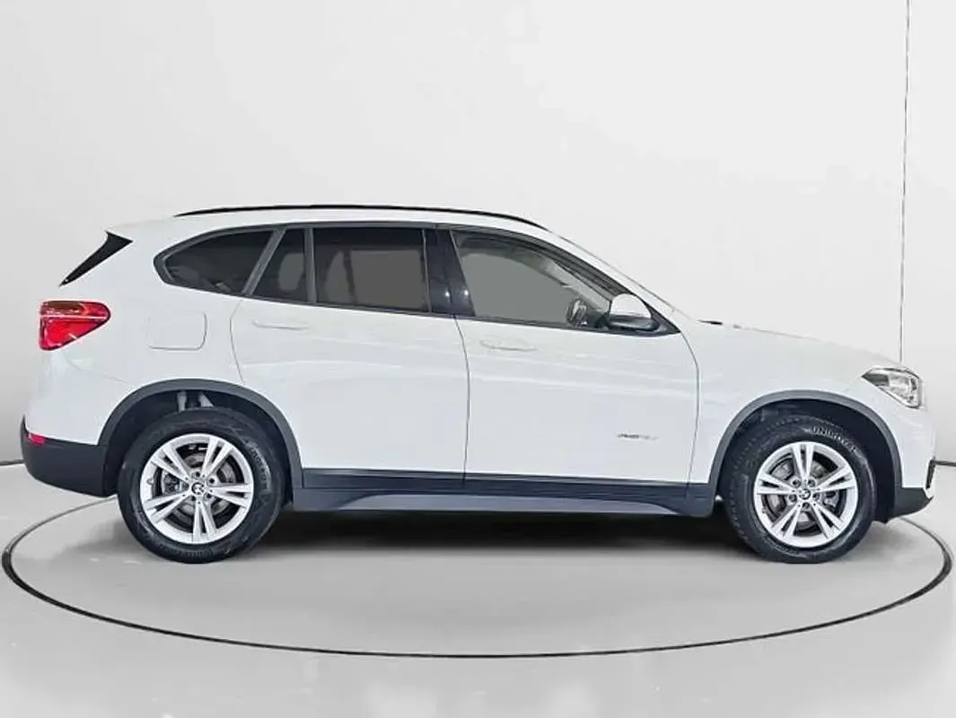 Käytetty BMW X1 Performance 150 HP (110 kW) 2018 Valkoinen Katumaasturi