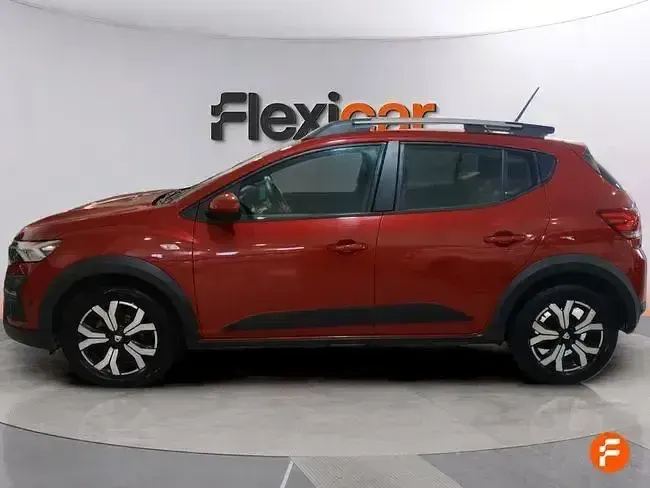 Usado Dacia Sandero Essentiel 101 CV (74 kW) 2021 Rojo