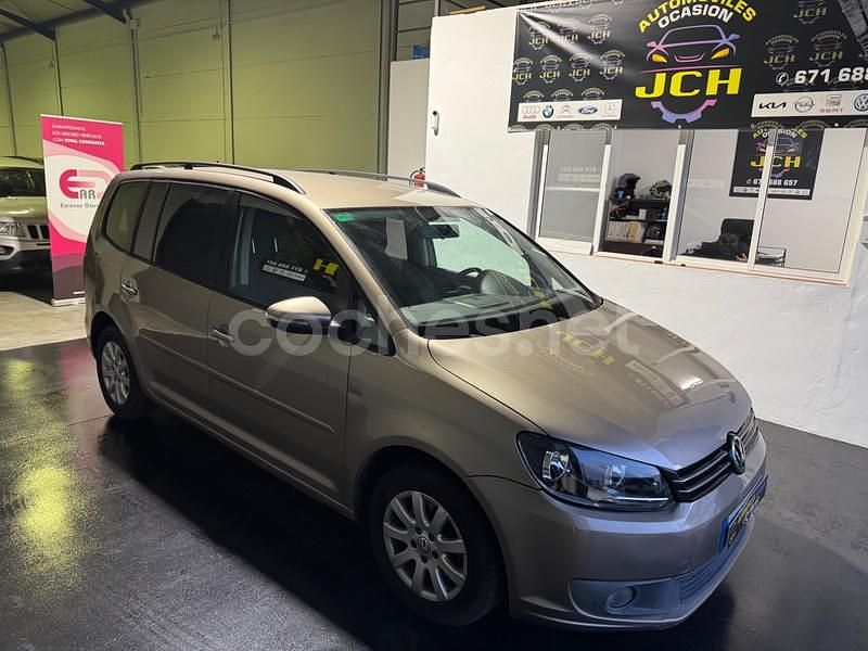 Begagnad VW Touran Advance 105 HK (77 kW) 2012 Beige Minibuss