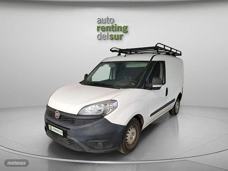 Usado Fiat Doblò 90 CV (66 kW) 2017 Blanco Monovolumen