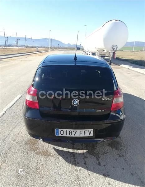 Begagnad BMW 120 163 HK (119 kW) 2006 Svart Halvkombi