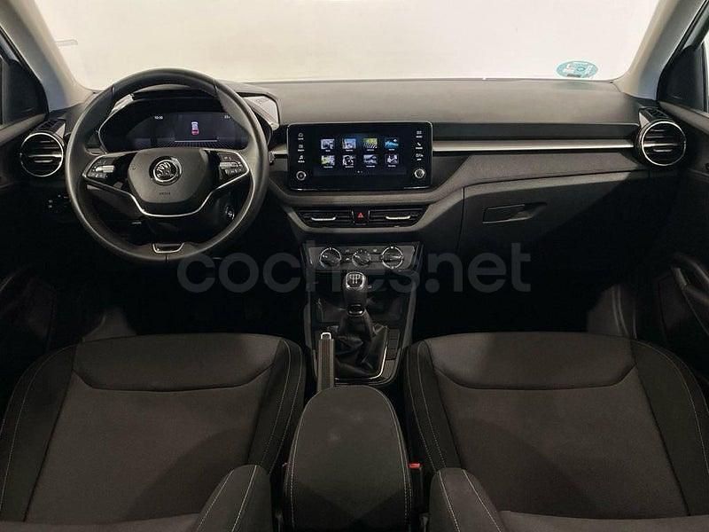 Usado Skoda Fabia Selection 95 CV (69 kW) 2024 Blanco Utilitario