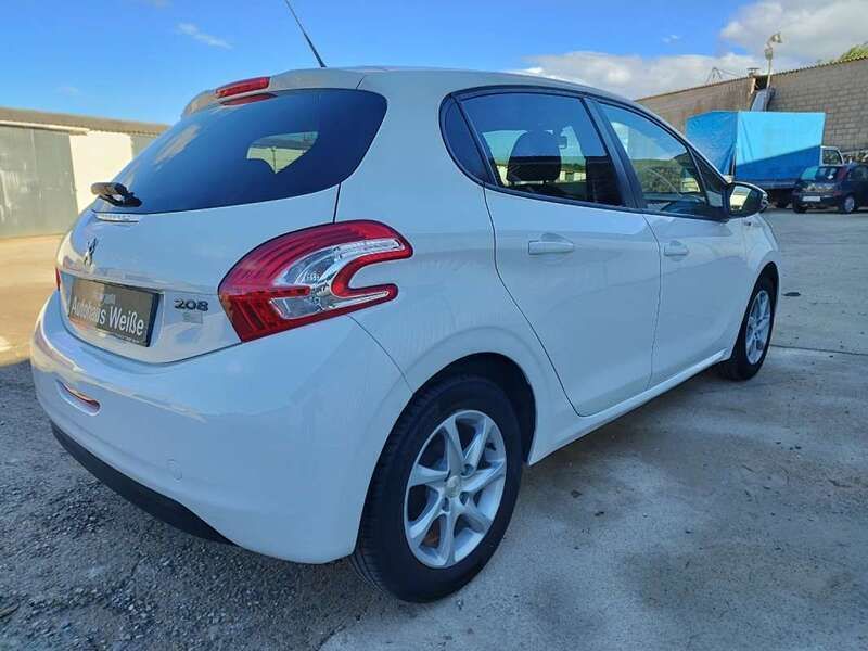 Usado Peugeot 208 Style 82 CV (60 kW) 2015 Blanco Utilitario