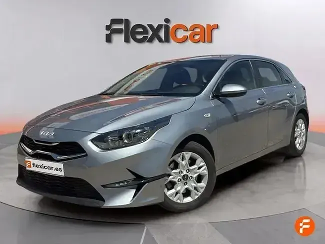 Usado Kia Ceed 136 CV (100 kW) 2023 Gris Utilitario