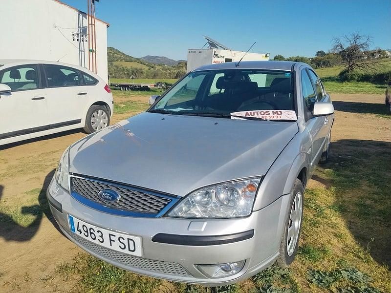 Usado Ford Mondeo Ambiente 115 CV (84 kW) 2007 Gris / plata Berlina