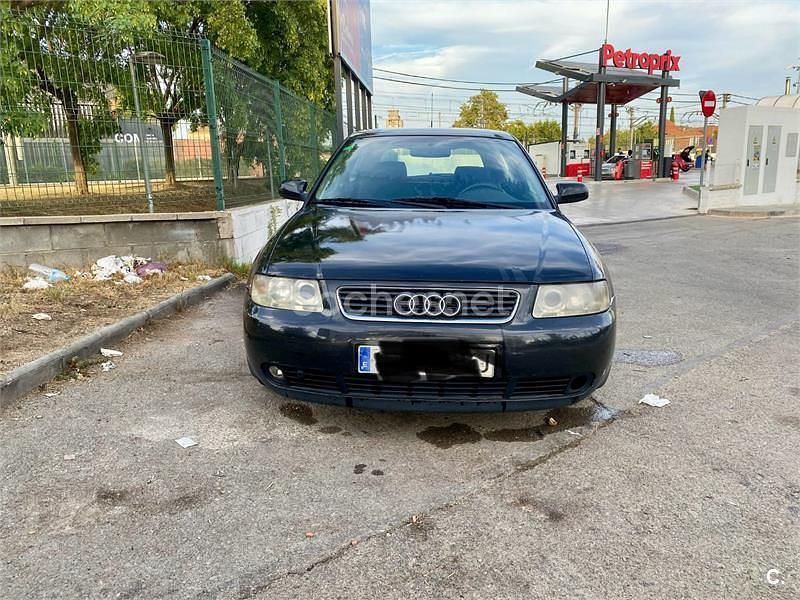 Usado Audi A3 Ambition 130 CV (95 kW) 2002 Negro Utilitario