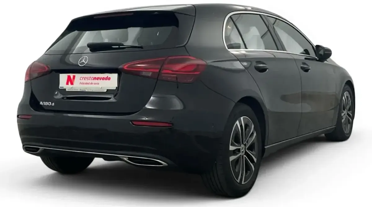 Usado Mercedes A180 116 CV (85 kW) 2023 Negro