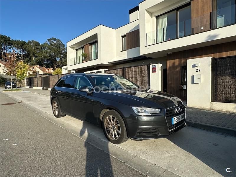 Usado Audi A4 Advanced 150 CV (110 kW) 2017 Gris / plata Familiar