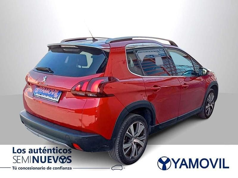 Usado Peugeot 2008 Allure 99 CV (72 kW) 2018 Rojo SUV