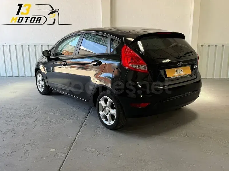 Usado Ford Fiesta Trend 96 CV (70 kW) 2009 Negro Berlina