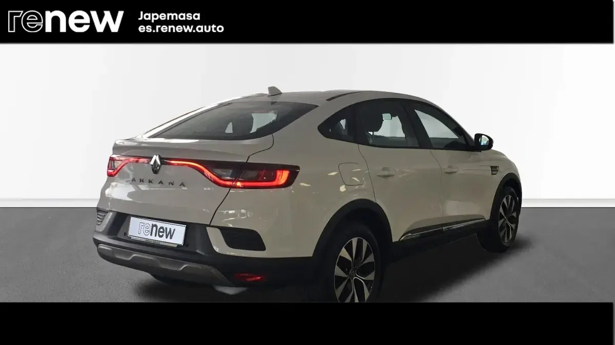 Usado Renault Arkana Intens 140 CV (102 kW) 2022 Blanco universal SUV