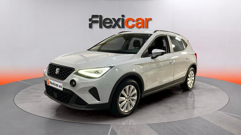 Usado Seat Arona Style 110 CV (80 kW) 2024 Blanco SUV