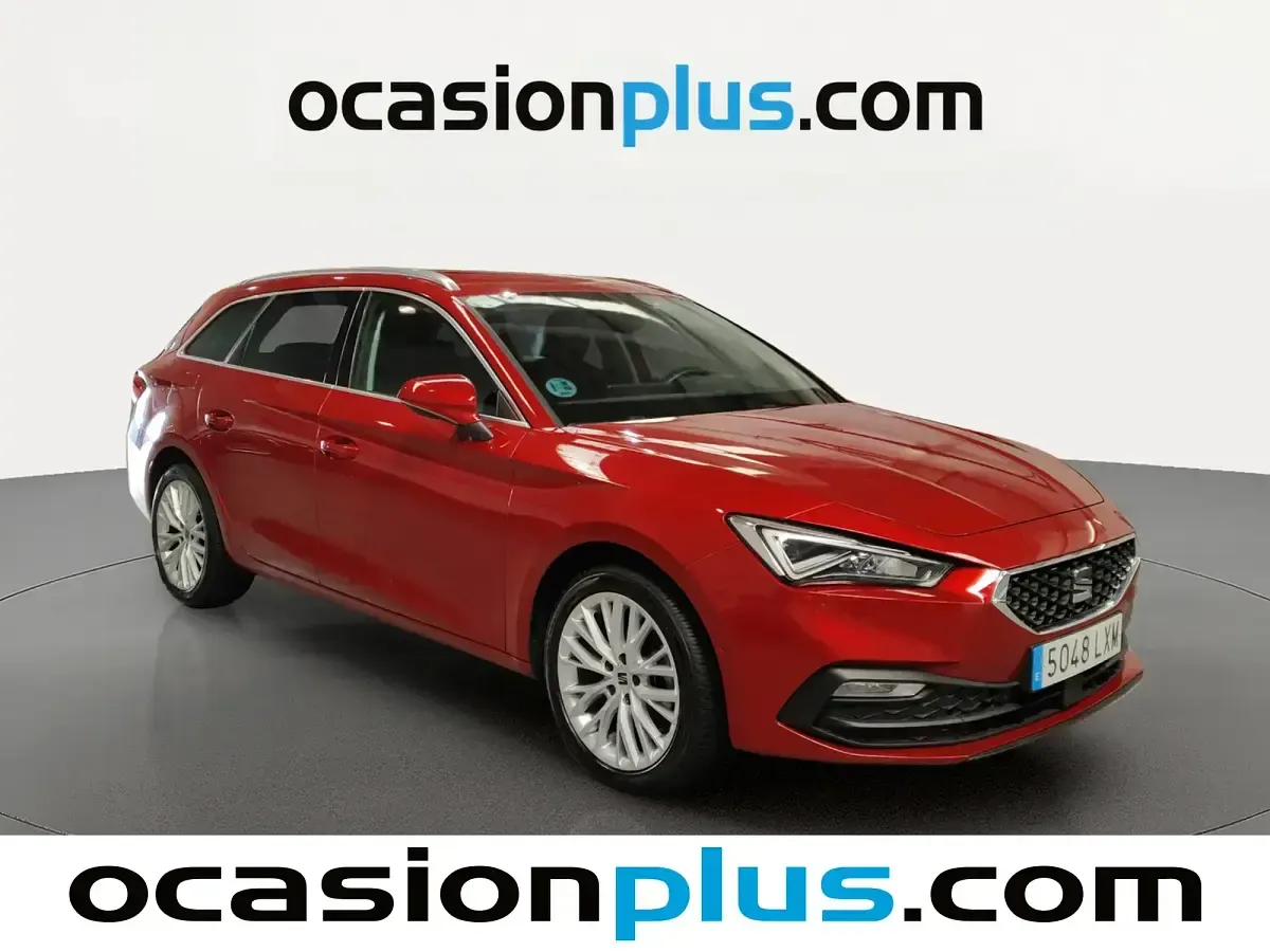 Usado Seat Leon XCELLENCE 150 CV (110 kW) 2022 Rojo Familiar