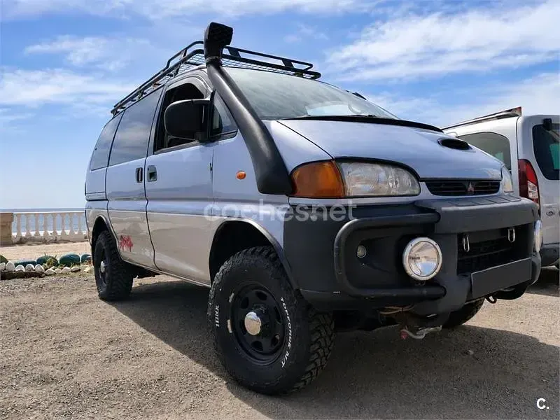 Usado Mitsubishi Space Gear 99 CV (72 kW) 1995 Gris / plata Monovolumen