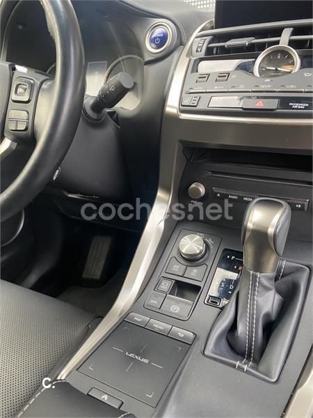 Negro Usado 2019 Lexus NX300h Luxury Line SUV | 31.500 € (Un poco caro) - Imagen 1/4