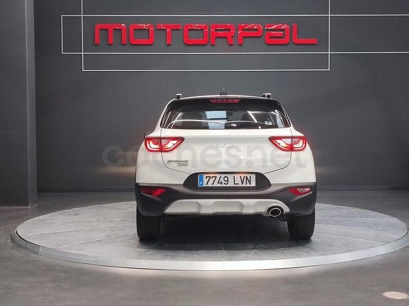 Usado Kia Stonic 120 CV (88 kW) 2021 Blanco SUV