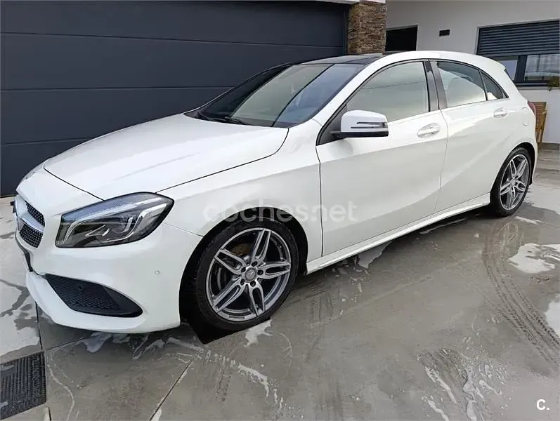 Usado Mercedes A200 AMG line 136 CV (100 kW) 2016 Blanco Berlina